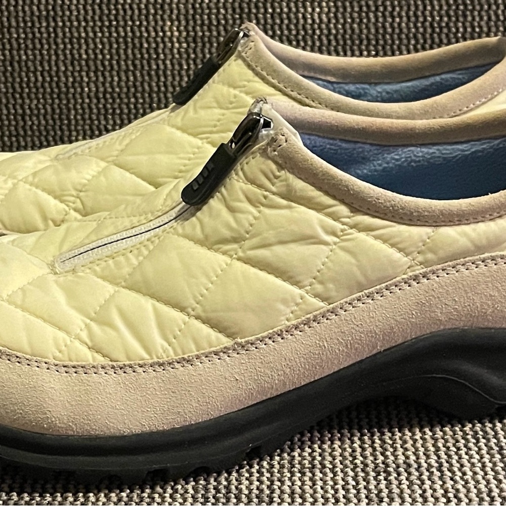 Lands' End Beige Quilted Zip Athletic Shoes - Picture 3 of 14